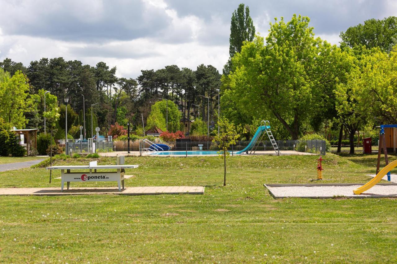Aranypart Camping & Apartments Siófok Exteriör bild