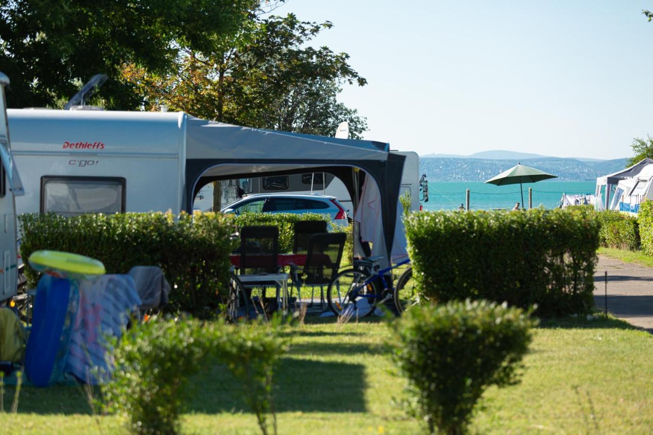Aranypart Camping & Apartments Siófok Exteriör bild