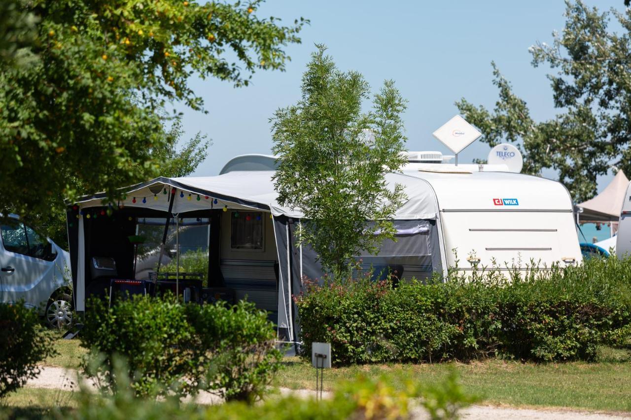 Aranypart Camping & Apartments Siófok Exteriör bild