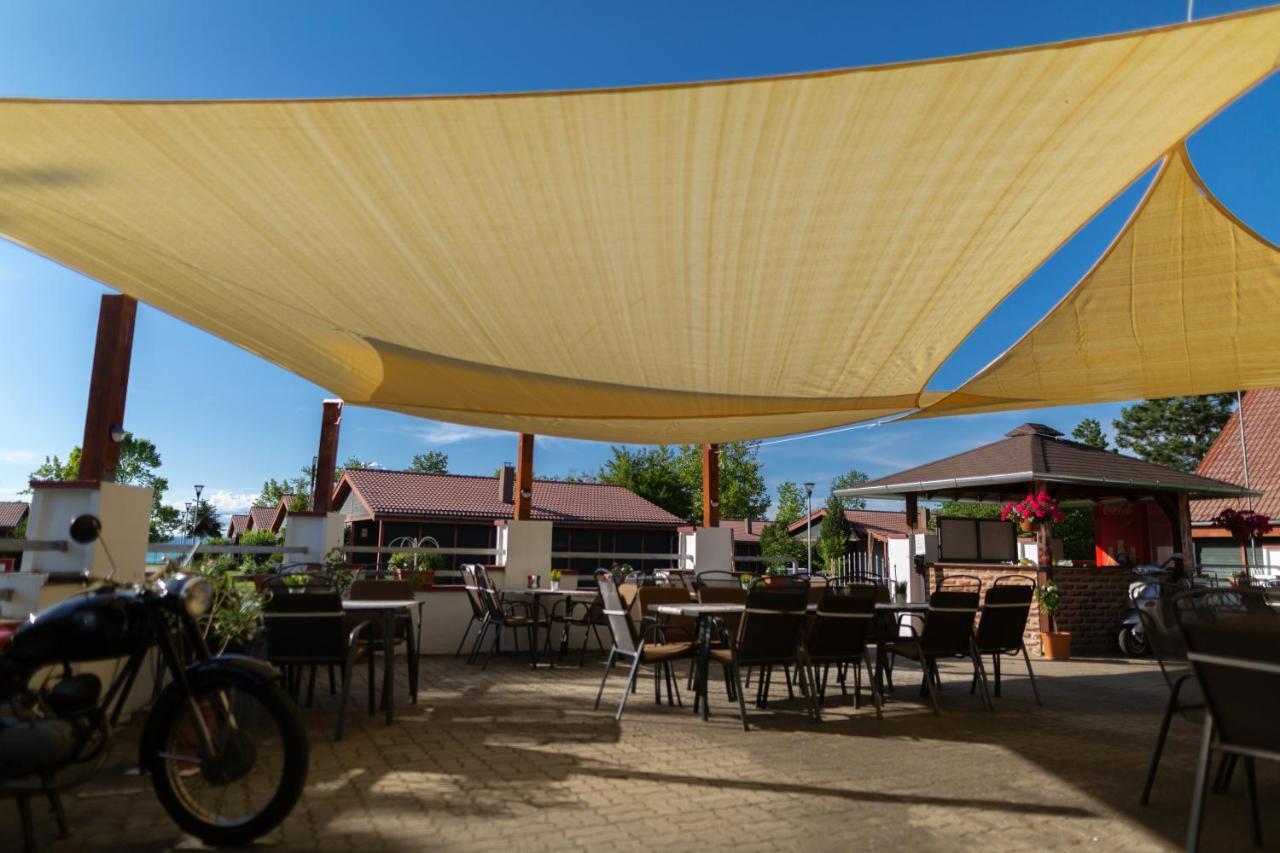 Aranypart Camping & Apartments Siófok Exteriör bild