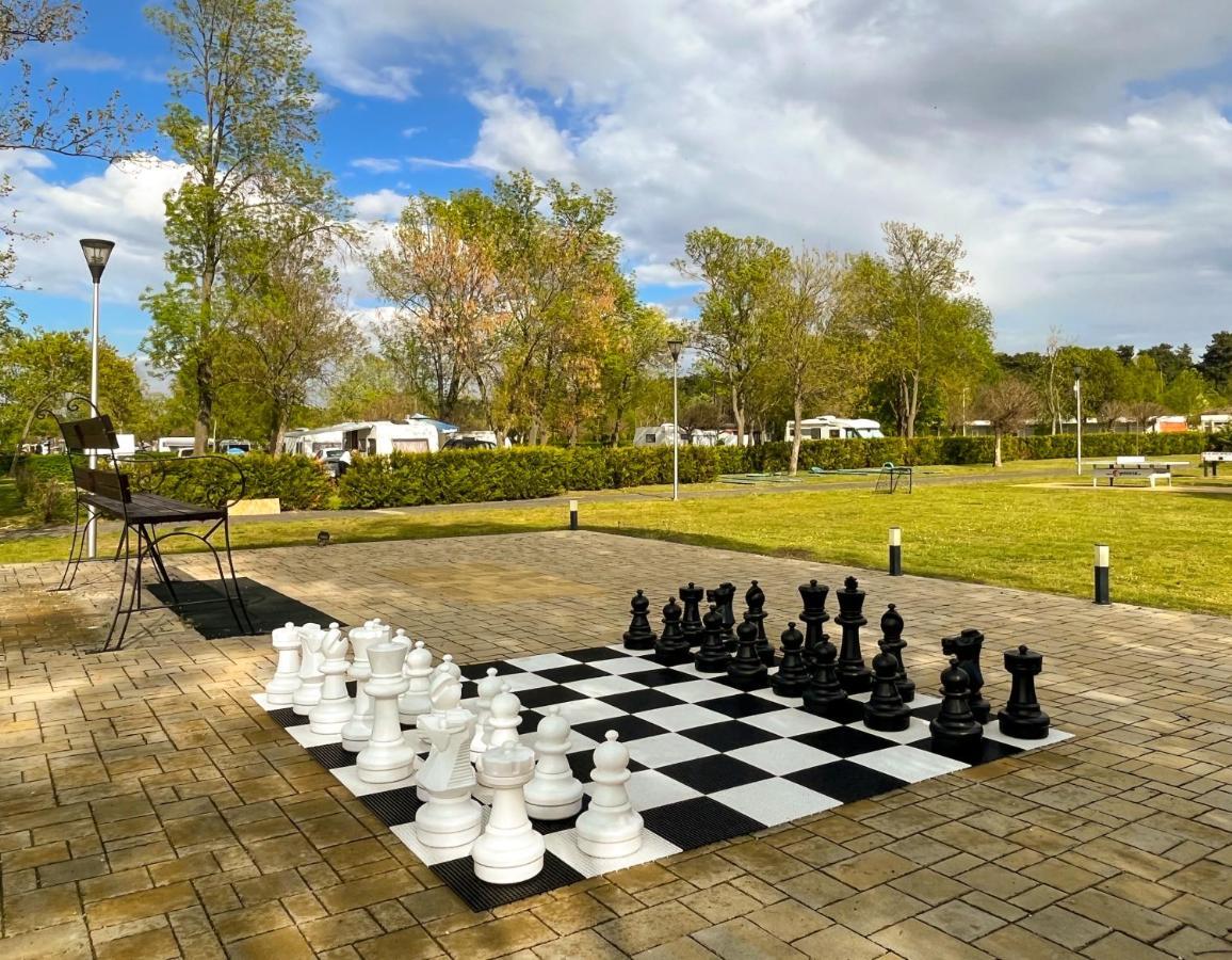 Aranypart Camping & Apartments Siófok Exteriör bild