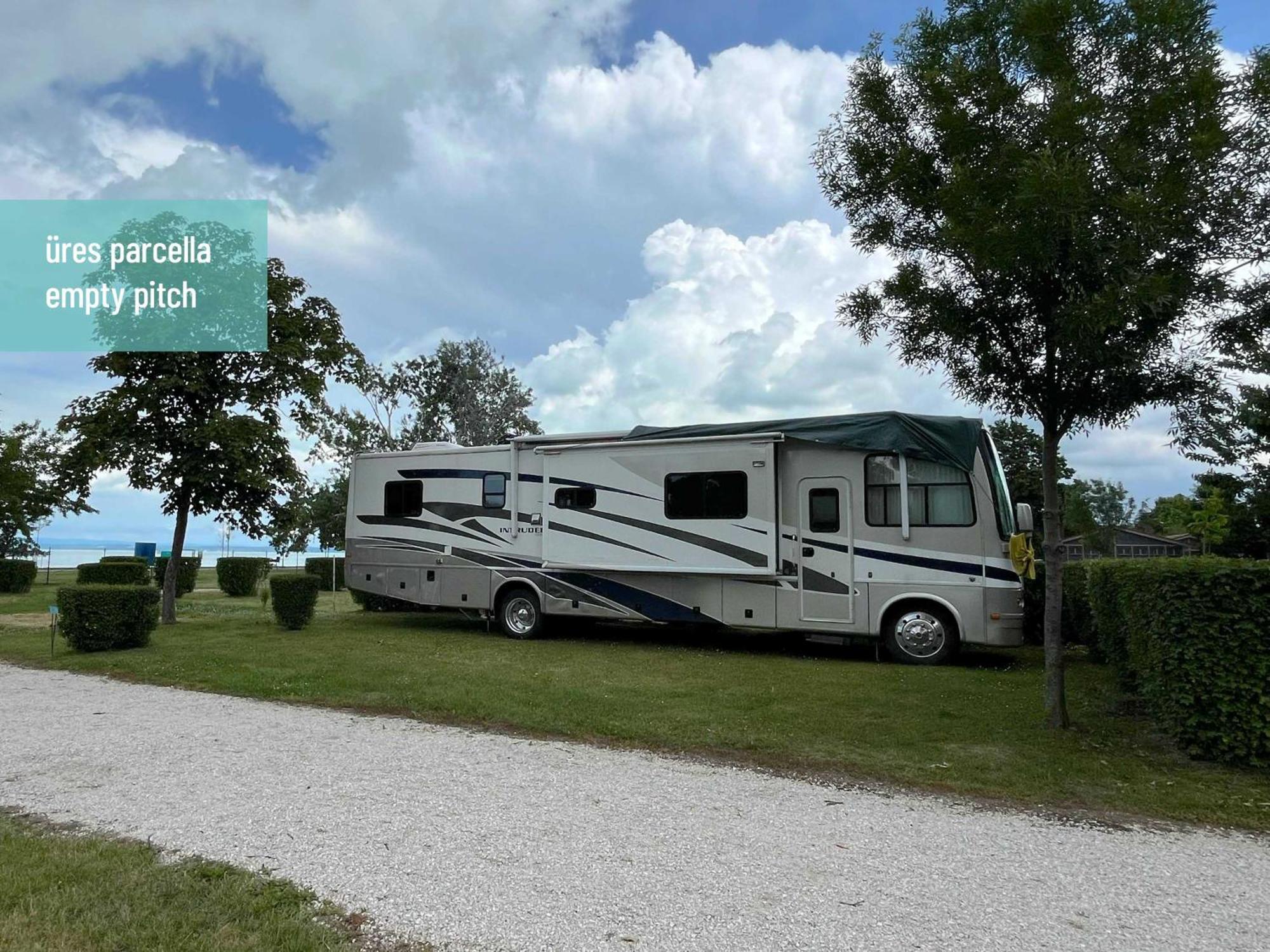 Aranypart Camping & Apartments Siófok Exteriör bild