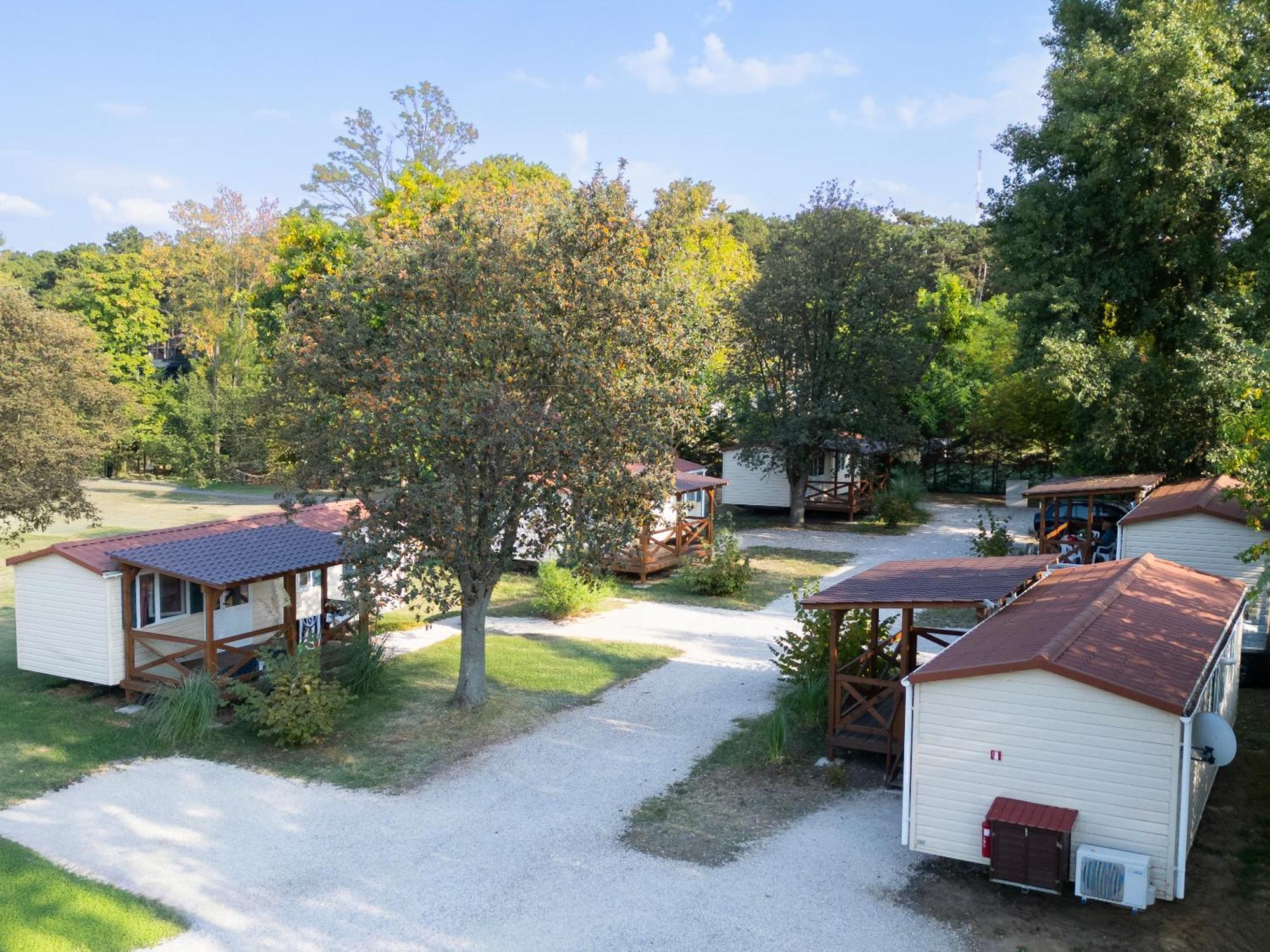 Aranypart Camping & Apartments Siófok Exteriör bild