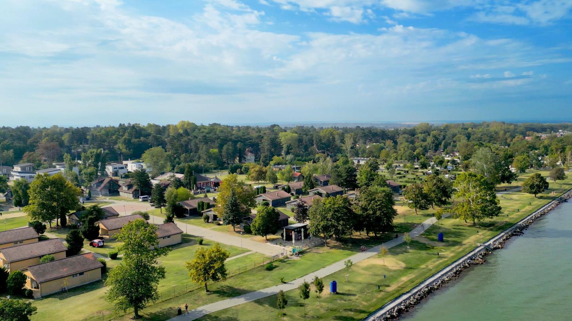 Aranypart Camping & Apartments Siófok Exteriör bild